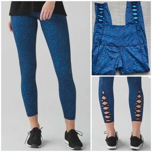 • GUC LULULEMON 6 Pure Practice Hero Kayak Samba Blue Snake Criss Cross Legging